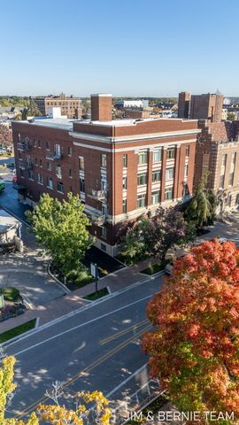 17 W 10th Street 420, Holland City, MI 49423