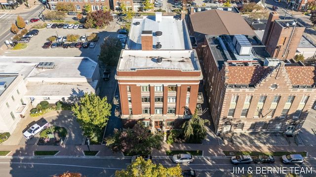 17 W 10th Street 420, Holland City, MI 49423