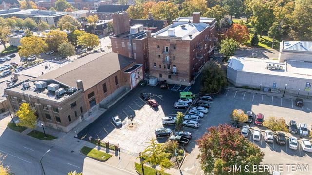 17 W 10th Street 420, Holland City, MI 49423