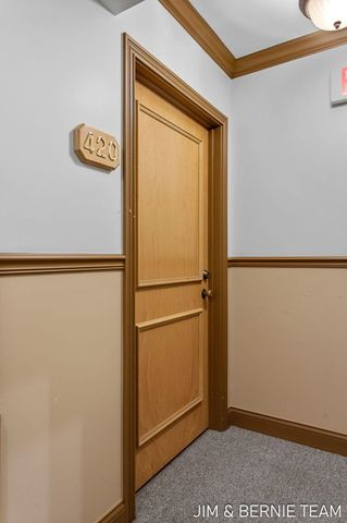 17 W 10th Street 420, Holland City, MI 49423