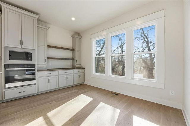 2717 SW 12th Street, Lee's Summit, MO 64081