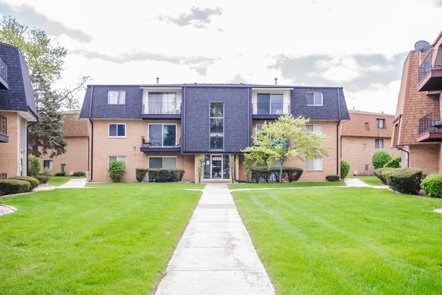 4917 W 109th Street 301, Oak Lawn, IL 60453