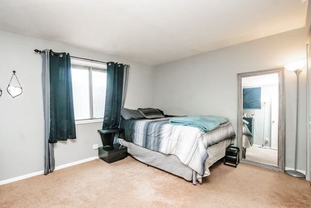 4917 W 109th Street 301, Oak Lawn, IL 60453