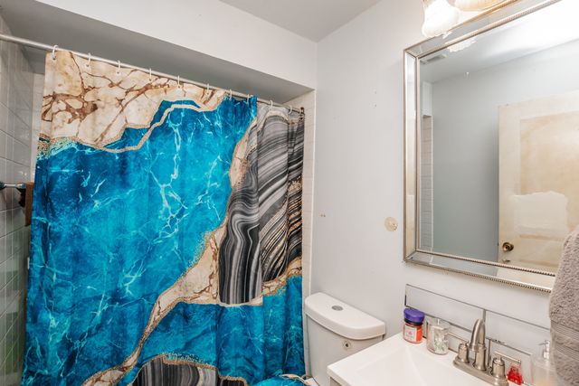 4917 W 109th Street 301, Oak Lawn, IL 60453