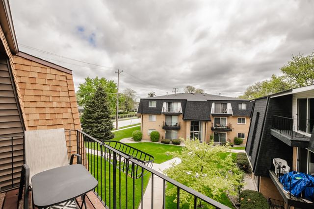 4917 W 109th Street 301, Oak Lawn, IL 60453