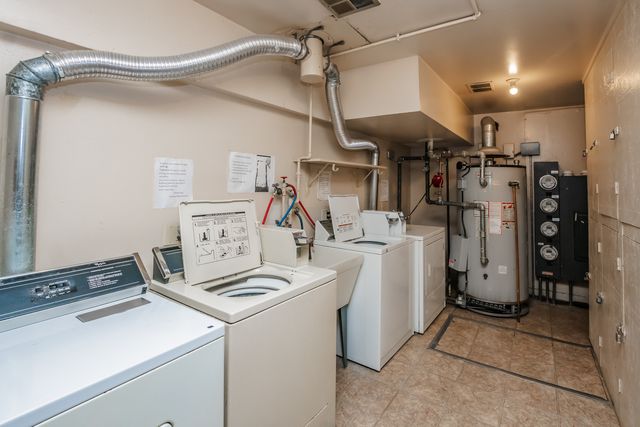 4917 W 109th Street 301, Oak Lawn, IL 60453
