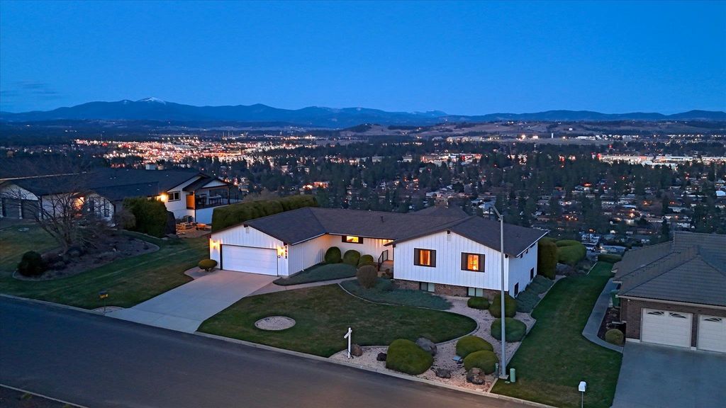 7612 N Panorama Dr, Spokane, WA 99208