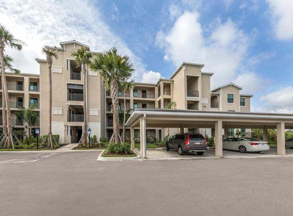 17510 GAWTHROP DRIVE 406, Lakewood Ranch, FL 34211