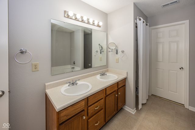 13031 Coyote Run, Fishers, IN 46038