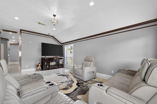 4917 Sycamore Avenue, Pasadena, TX 77503