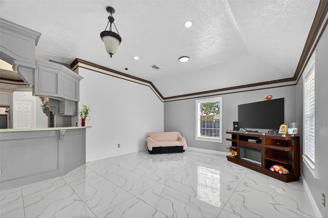 4917 Sycamore Avenue, Pasadena, TX 77503