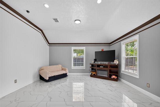 4917 Sycamore Avenue, Pasadena, TX 77503