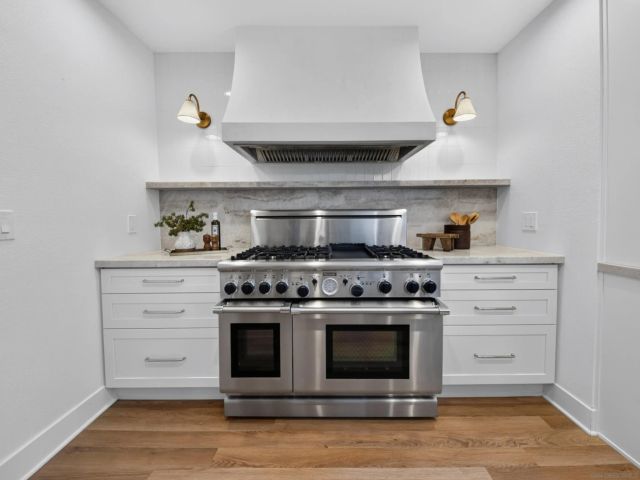 921 Court Way, San Diego, CA 92103