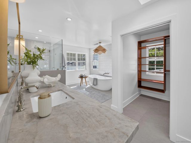 921 Court Way, San Diego, CA 92103