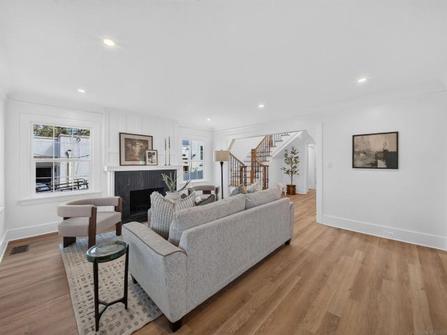 921 Court Way, San Diego, CA 92103