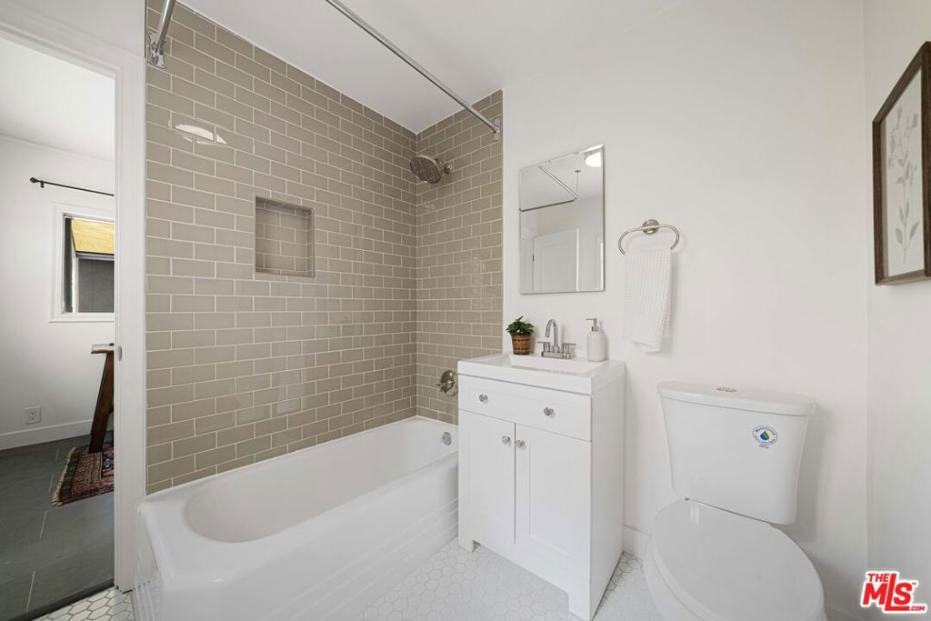 Image 14 of property listing at 1911 Griffin Avenue, Los Angeles, CA 90031