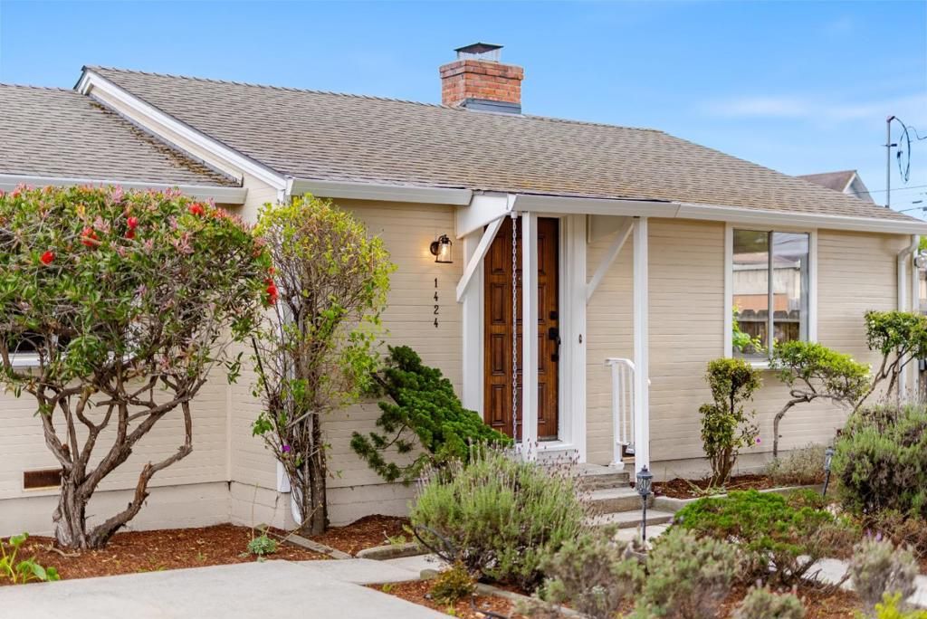 Image 3 of property listing at 1424 Contra Costa Street, Seaside, CA 93955