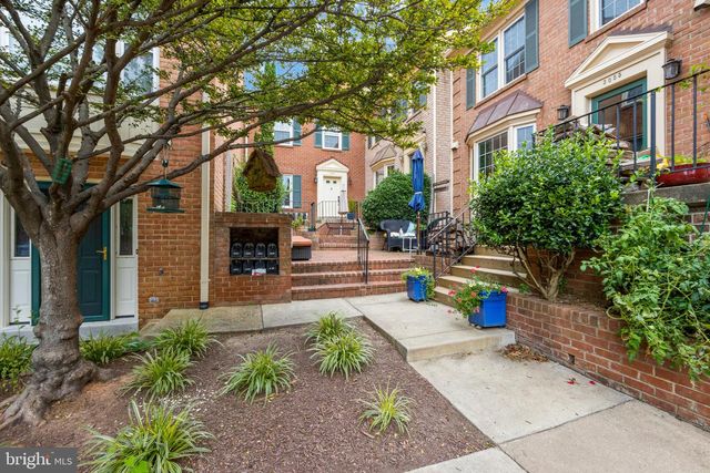 3053 MEETING ST, Falls Church, VA 22044