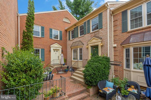 3053 MEETING ST, Falls Church, VA 22044