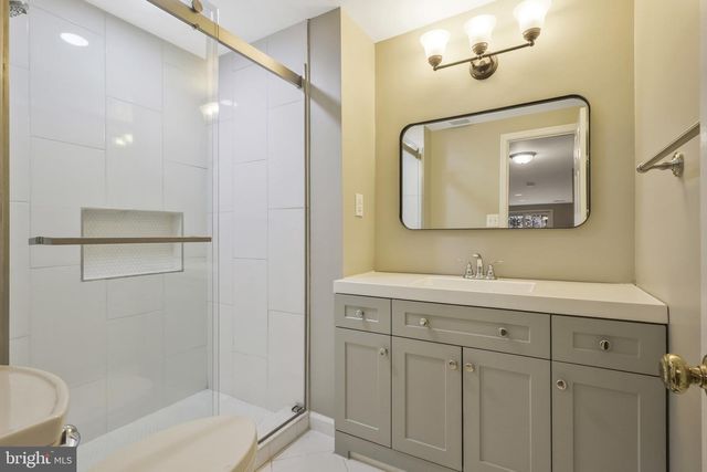 3053 MEETING ST, Falls Church, VA 22044