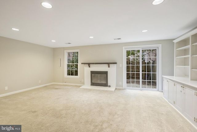 3053 MEETING ST, Falls Church, VA 22044