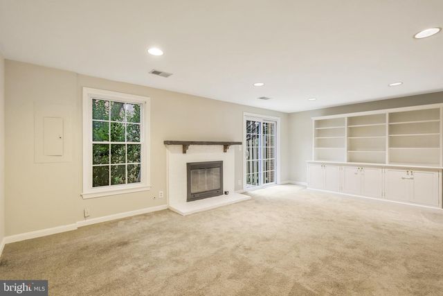 3053 MEETING ST, Falls Church, VA 22044