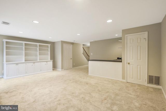 3053 MEETING ST, Falls Church, VA 22044