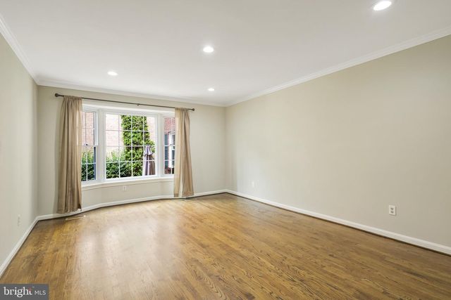 3053 MEETING ST, Falls Church, VA 22044