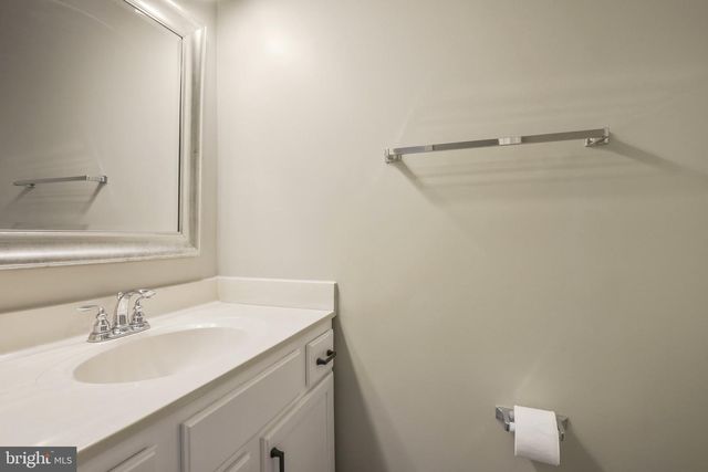 3053 MEETING ST, Falls Church, VA 22044