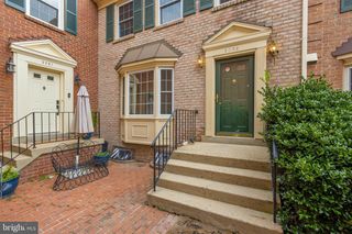 3053 MEETING ST, Falls Church, VA 22044