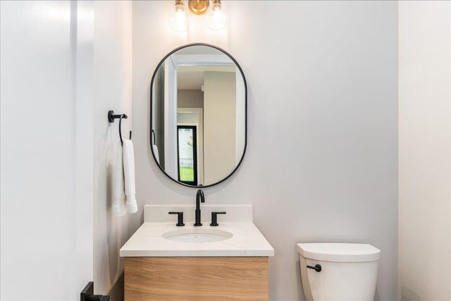 9600 Stratus DR, Dripping Springs, TX 78620