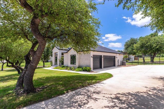 9600 Stratus DR, Dripping Springs, TX 78620