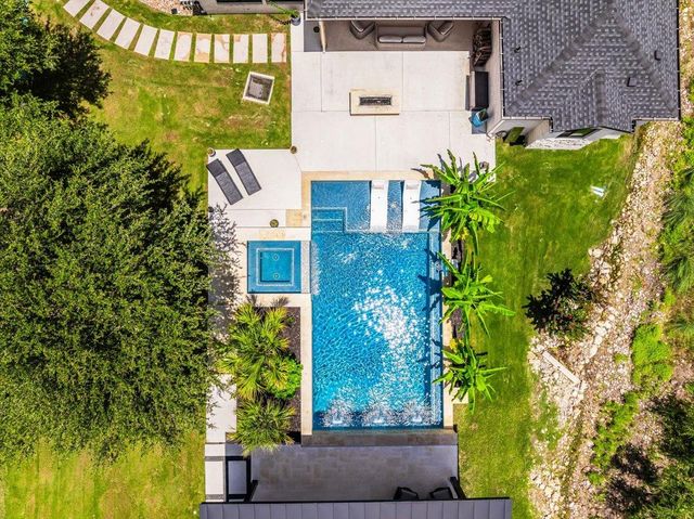 9600 Stratus DR, Dripping Springs, TX 78620