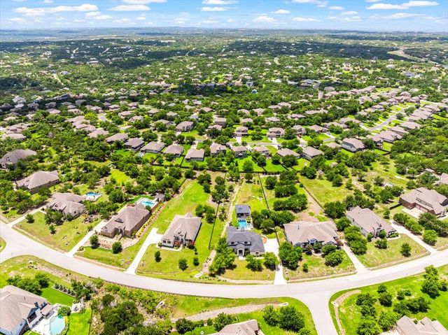 9600 Stratus DR, Dripping Springs, TX 78620