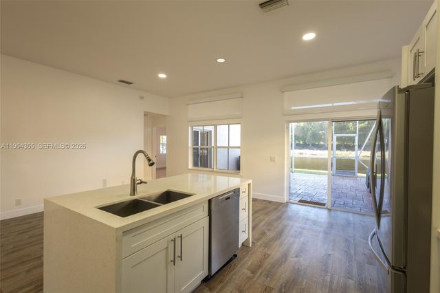 825 Tanglewood Cir, Weston, FL 33327