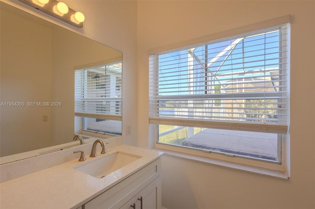 825 Tanglewood Cir, Weston, FL 33327