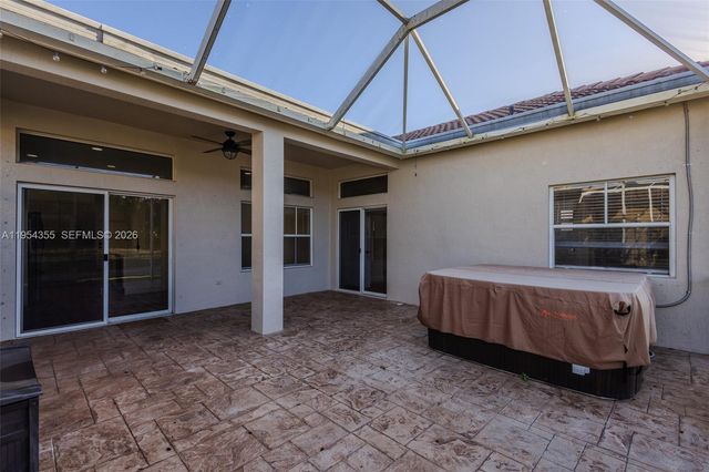 825 Tanglewood Cir, Weston, FL 33327