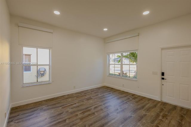 825 Tanglewood Cir, Weston, FL 33327