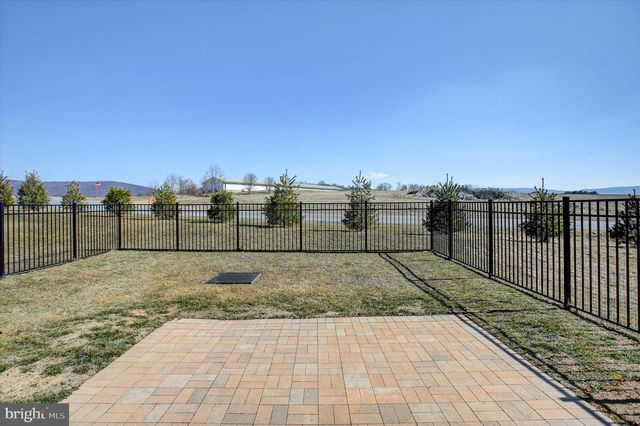 11274 GOPHER DR, Waynesboro, PA 17268