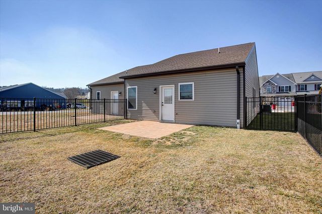 11274 GOPHER DR, Waynesboro, PA 17268