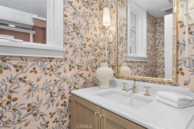 1105 N Bay Front, Newport Beach, CA 92662