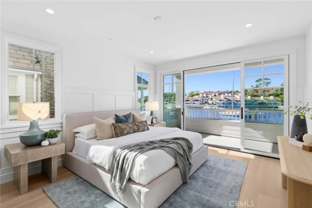 1105 N Bay Front, Newport Beach, CA 92662