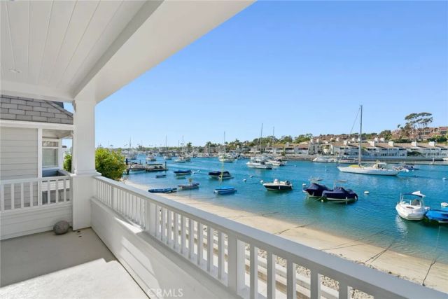 1105 N Bay Front, Newport Beach, CA 92662