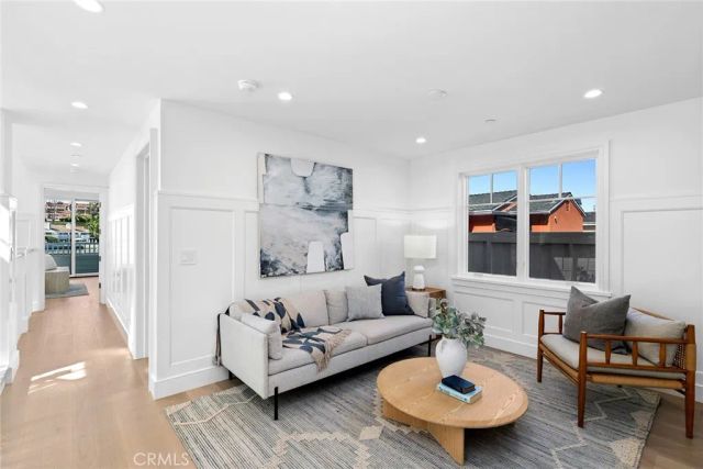 1105 N Bay Front, Newport Beach, CA 92662