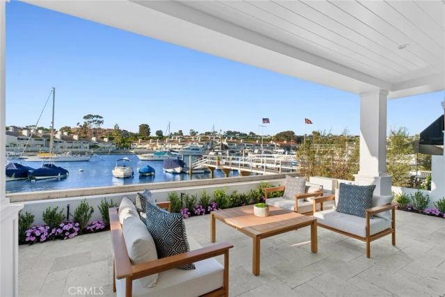 1105 N Bay Front, Newport Beach, CA 92662