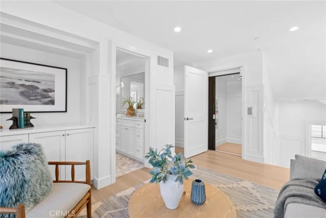 1105 N Bay Front, Newport Beach, CA 92662