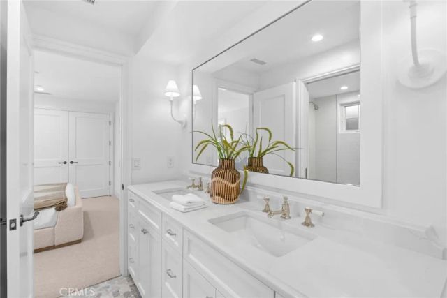 1105 N Bay Front, Newport Beach, CA 92662