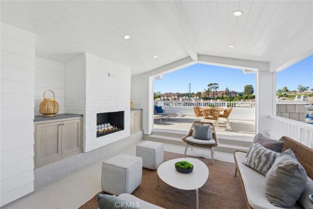 1105 N Bay Front, Newport Beach, CA 92662