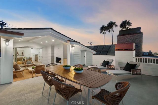 1105 N Bay Front, Newport Beach, CA 92662