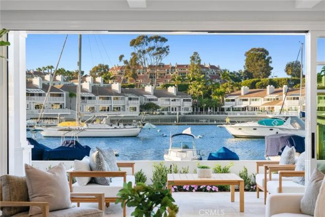 1105 N Bay Front, Newport Beach, CA 92662